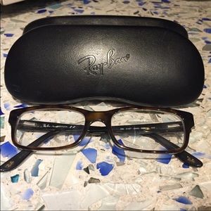 PRICE DROP! 👓 Ray-Ban eyeglasses with case 👓